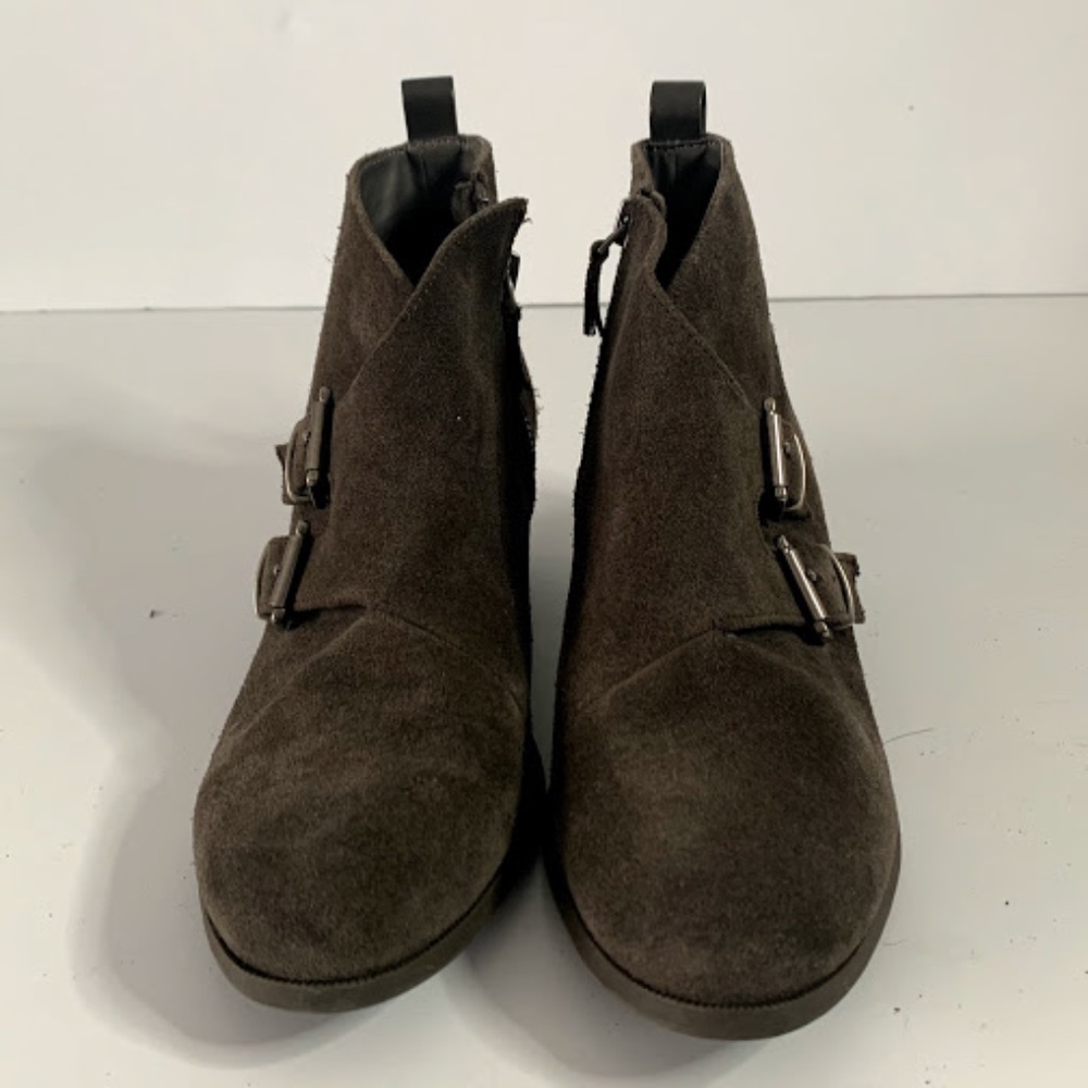 Ellen Tracy Tan Suede Side Zip Ankle Boots SZ 7.5